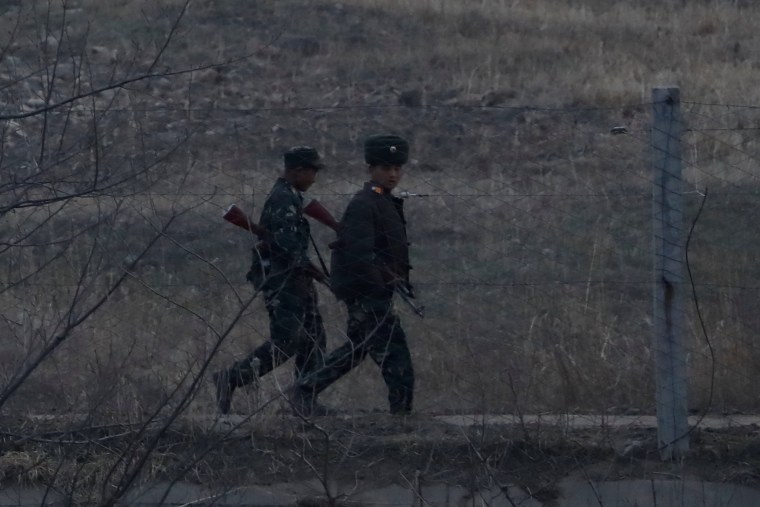 Image: North Korean soldiers