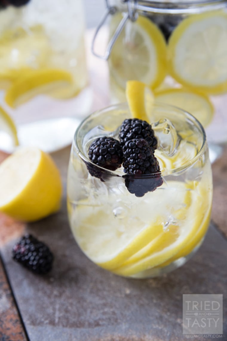 Image: Blackberry lemon infused water