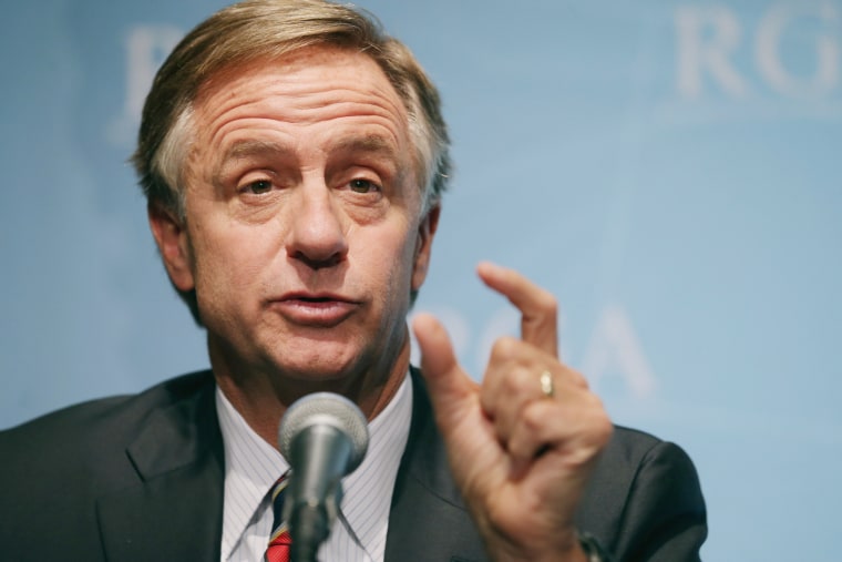 Image: Tennessee Governor Bill Haslam holds a news conference in Washington