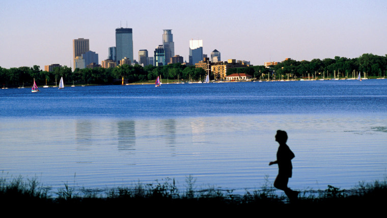 An early morning jog around Lake Calhoun - Minneapolis-St Paul, Minnesota