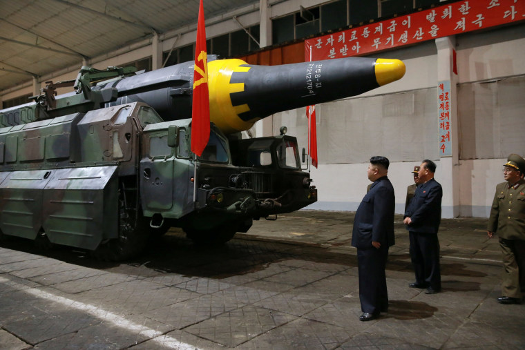 Image: Kim Jong Un inspects a Hwasong-12