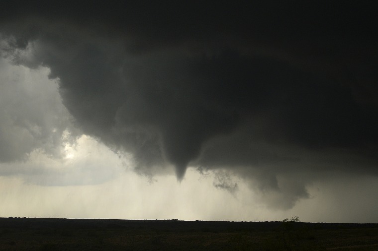 Image: Tornado touches down south of McLean, Texas