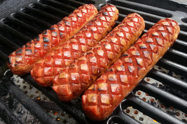 Best gadget for barbecues: Innovative 'BBQ daddy' brush is the secret to a  spotless grill