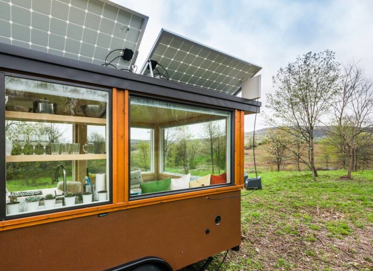 This tiny glass-paneled house in the Hudson Valley has the option to run on solar panels.