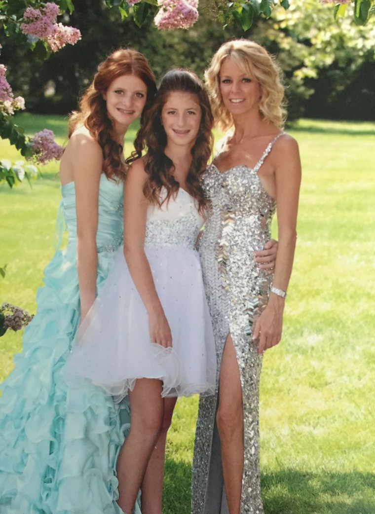 Stacy Feintuch is pictured with her daughters.