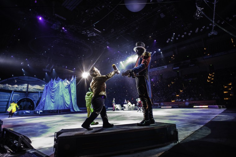Image: Ringmaster Johnathan Lee Iverson and his sidekick Paulo dos Santos perform in one of their last Ringling Bros shows