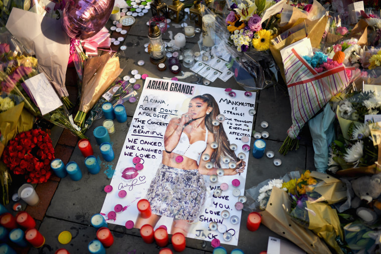 Image: *** BESTPIX **** *** BESTPIX **** Floral Tributes Are Left For The Victims Of The Manchester Arena Terrorist Attack *** BESTPIX ****