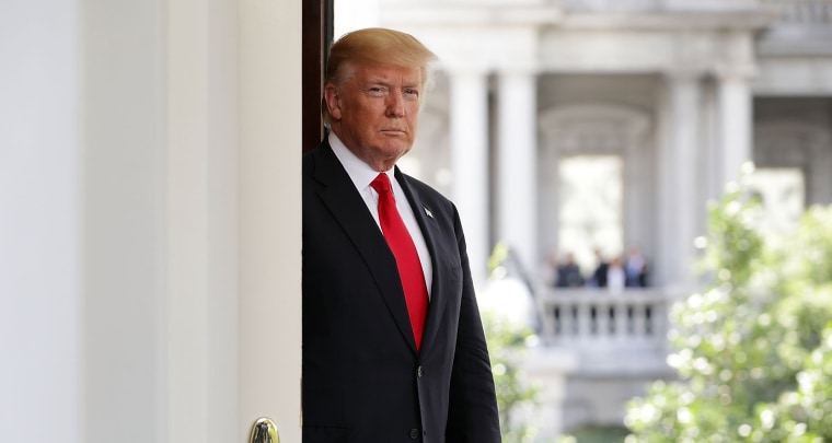 Image: Donald Trump Hosts Vietnamese Prime Minister Nguyen Xuan Phuc At White House