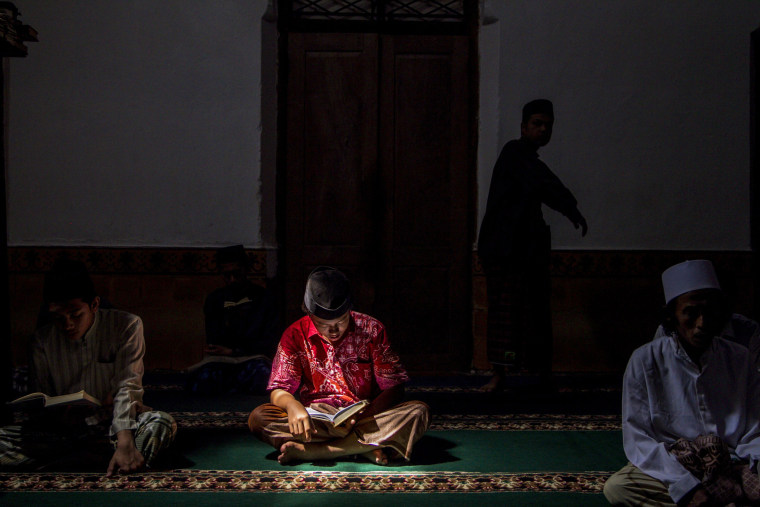 Image: Ramadan is celebrated at Lirboyo Islamic Boarding School in Kediri