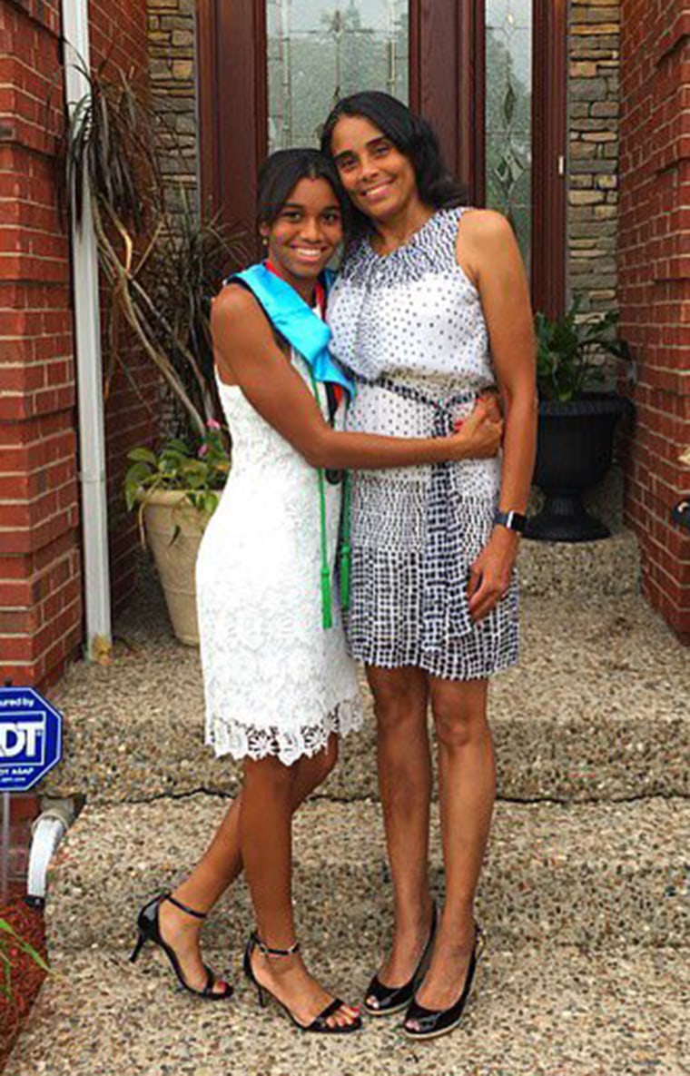 girl re-enacting a photo with her mom from her kindergarten graduation at her high school graduation