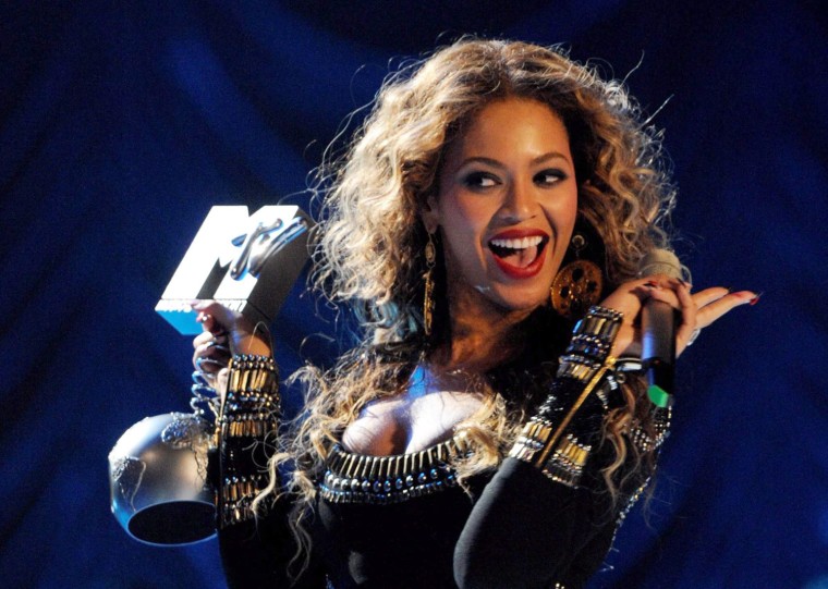 Image: Beyonce at MTV Europe awards