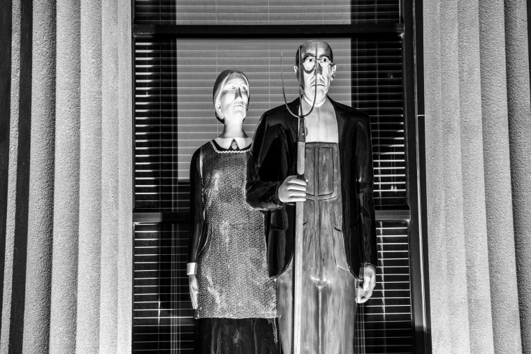Image: A sculpture of Grant Wood's classic american painting, American Gothic.