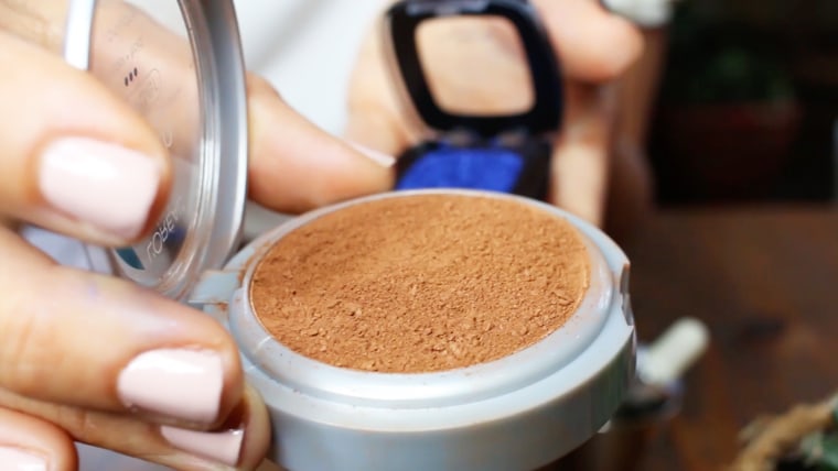 How to Fix Broken Powder Makeup