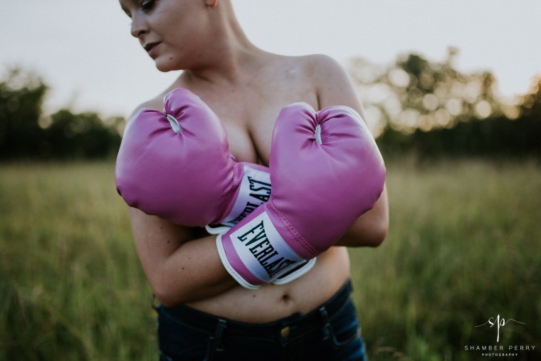 Kayla Parsons wanted to remember how her body looked before undergoing a double mastectomy and her friend Shamber Perry offered to take pictures of her for free.