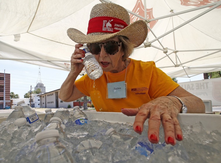 Image: Phoenix woman keeps cool