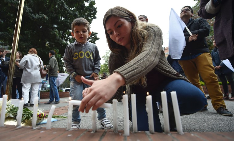 Image: COLOMBIA-BLAST-MALL-TRIBUTE