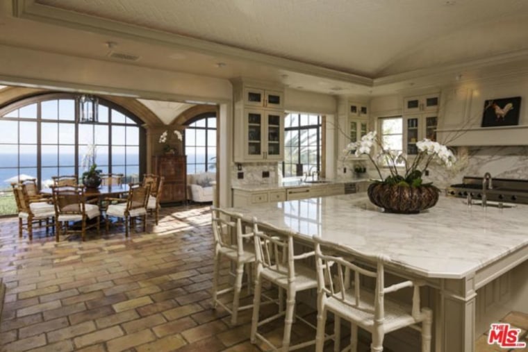 Beyoncé and JayZ rent a Malibu estate