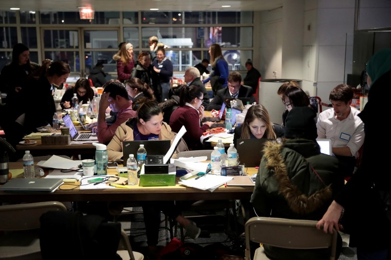 Image: Volunteers at Chicago airport