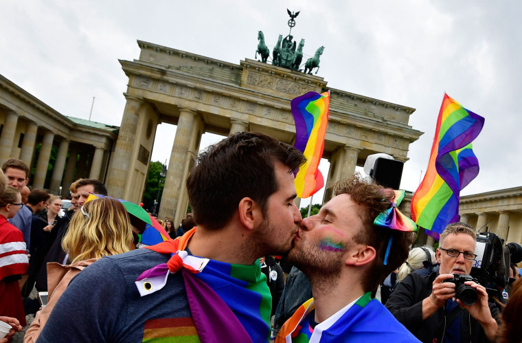 Image: GERMANY-POLITICS-GAY-MARRIAGE-HOMOSEXUALITY-PARLIAMENT. 