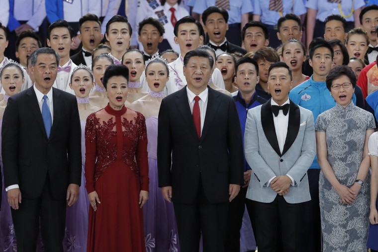 Image: Xi Jinping sings with Carrie Lam