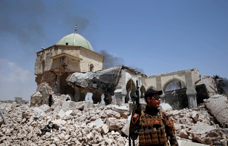 Image: Iraqi forces' member in Mosul Sunday