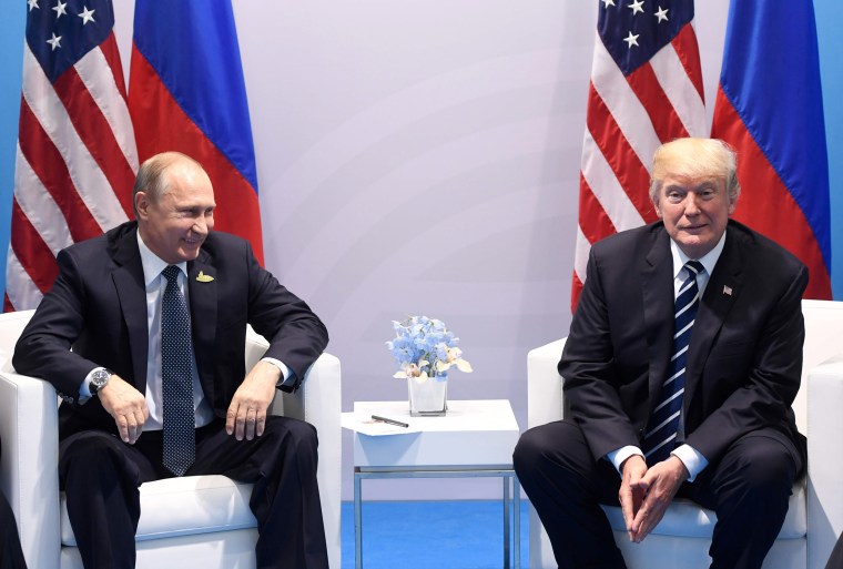 Image: Trump meets with Russian President Vladimir Putin