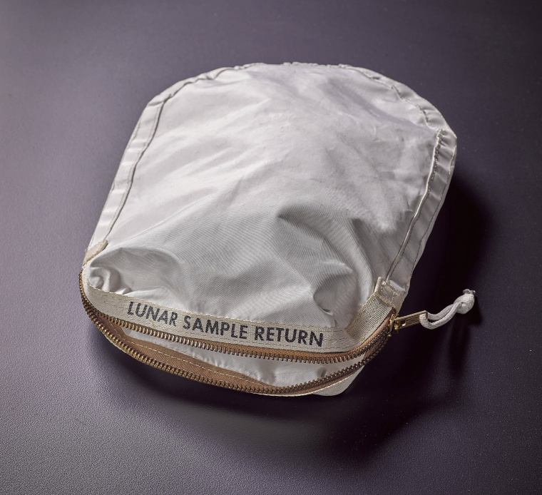 Sold at Auction: HERMÈS Taschenanhänger 'RODÉO PÉGASE PM', Koll. 2021.