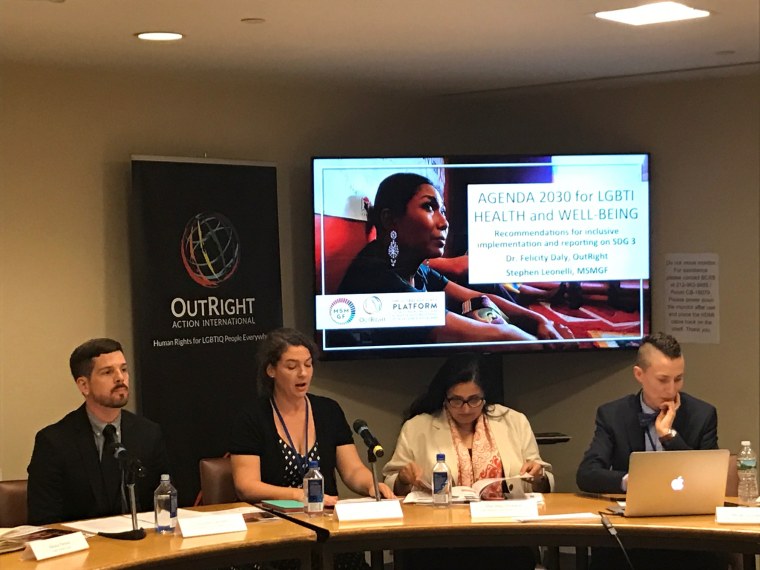 Image: Gabriela Martinic, Niluka Perera, Felicity Daly, and Stephen Lionel present their report.