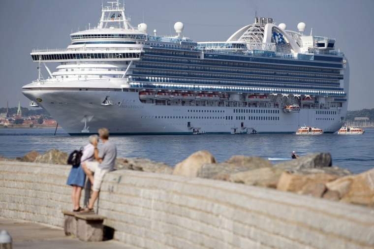 Image: Bermudan cruise ship Emerald Princess anchors in Helsingborg harbor