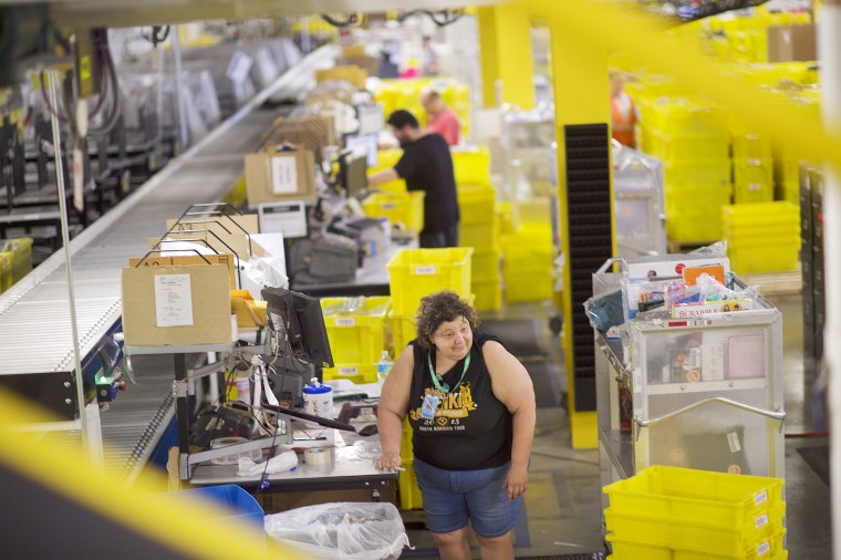 Image: Amazon Hosts Jobs Day Across US To Hire 50,000 For Its Fulfillment Centers