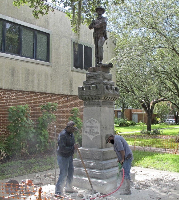 Image: Removal of Confederate Statues