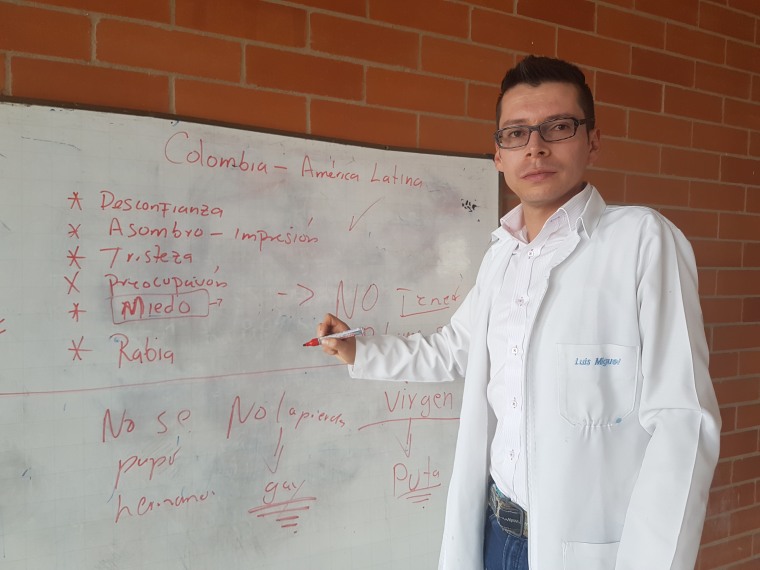 Image: Luis Miguel Bermúdez at white board