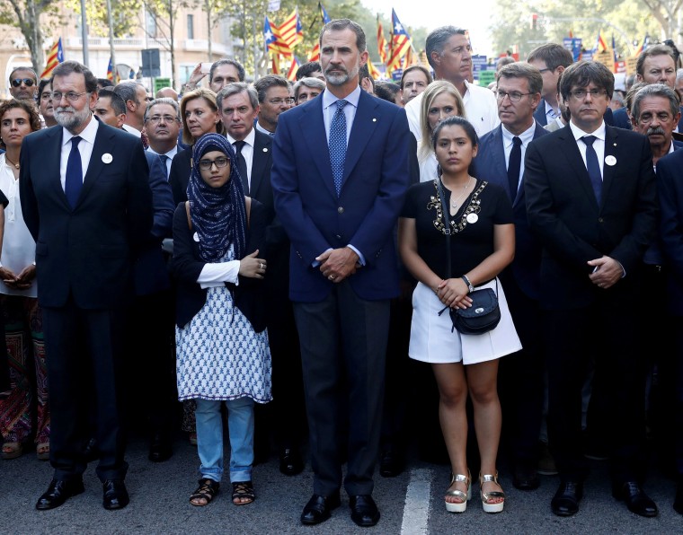 Image: Spain's King Felipe, PM Rajoy and Catalan Regional President Puigdemonttake