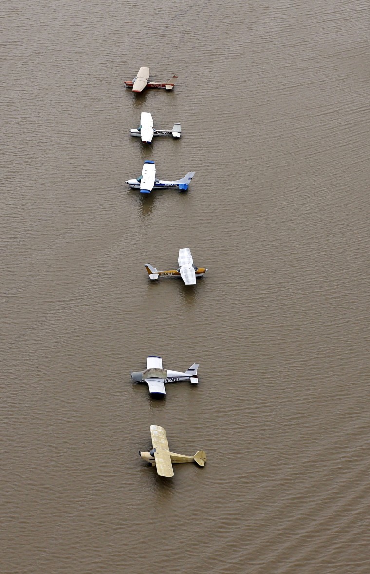 Image: Flooded planes