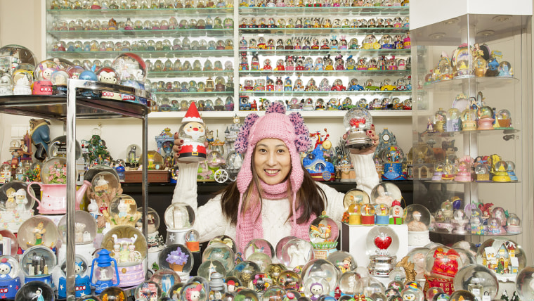 Wendy Suen - Largest Collection Of Snow Globes
Guinness World Records 2016
Photo Credit: Jonathan Browning/Guinness World Records