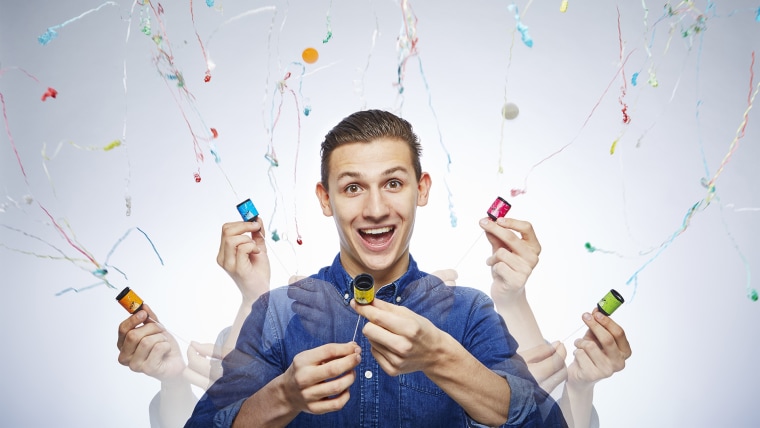 Andre Ortolf_Most Party poppers popped in a minute
Guinness World Records 2016
Photo Credit: Paul Michael Hughes/Guinness World Records