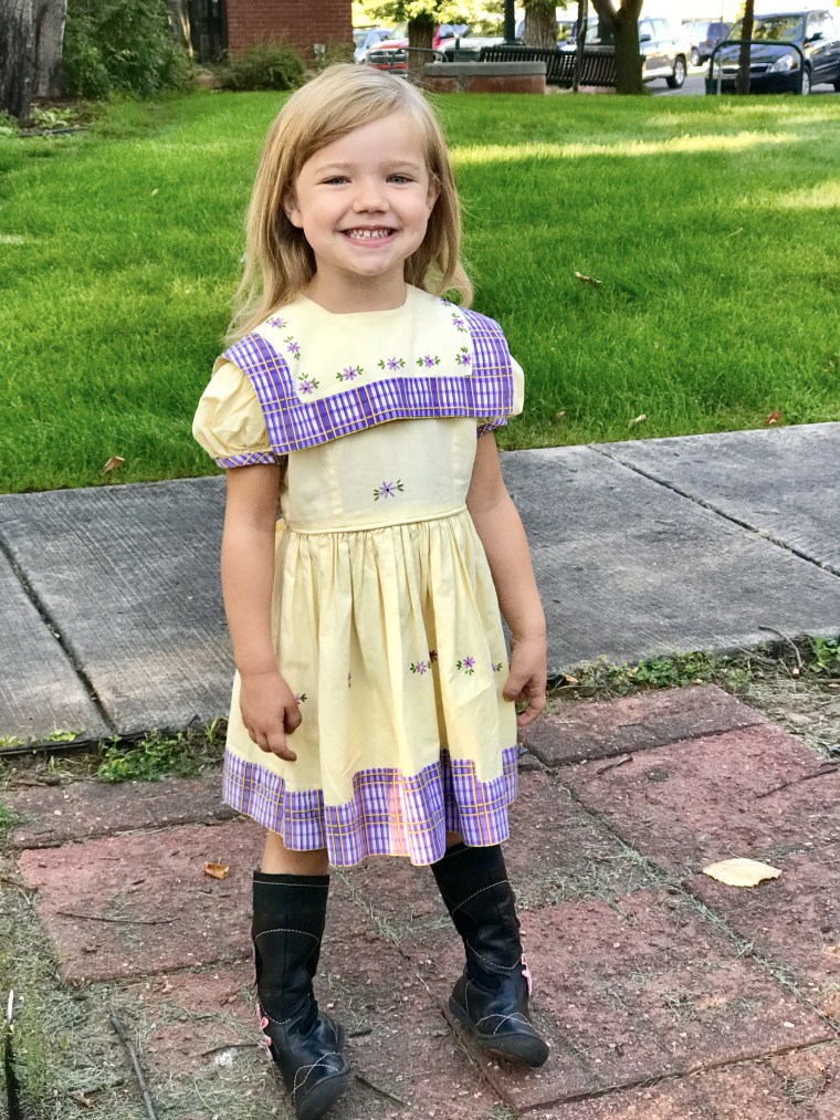 Kindergarten dress tradition