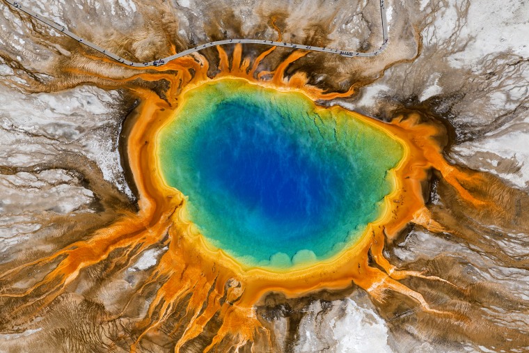 Image: Grand Prismatic Spring, Yellowstone National Park