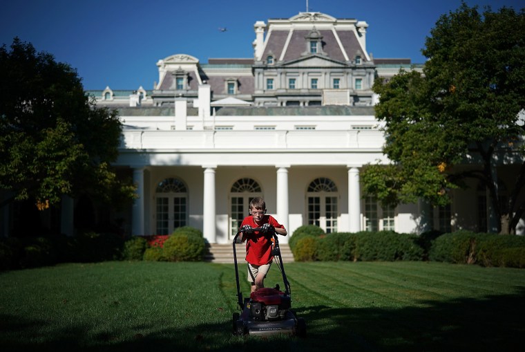 Image: President Accepts Offer From  11-Year-Old Virginia Boy To Mow Lawn Of White House