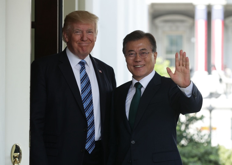 Image: Donald Trump and Moon Jae-in