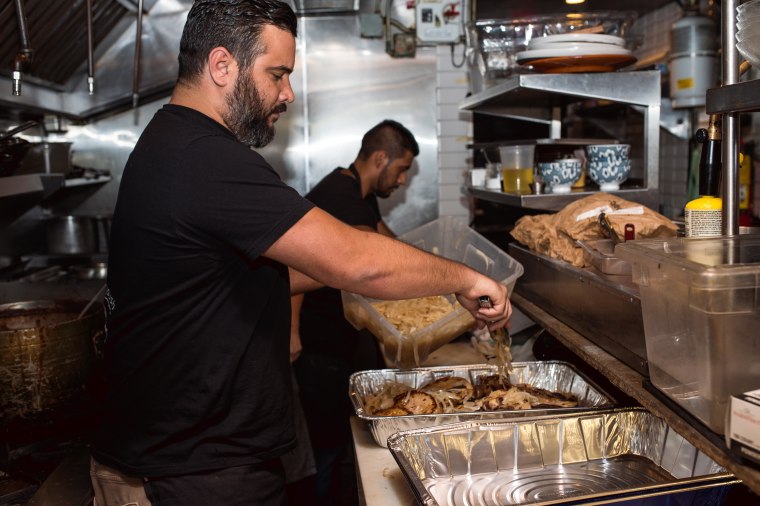 Chef Jose Mend?n prepares food in Miami for Hurricane Irma victims.
