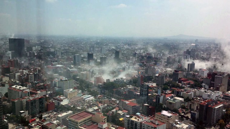 Image: Dust rises over downtown Mexico City during the earthquake