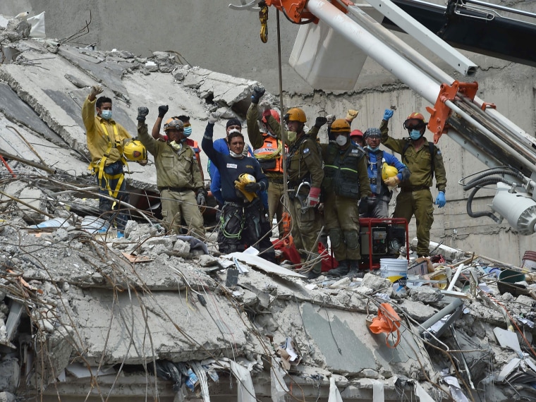 Image: Rescuers and Firefighters