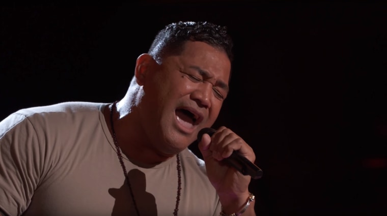 Former Viking Esera Tuaolo wows judges on 'The Voice'