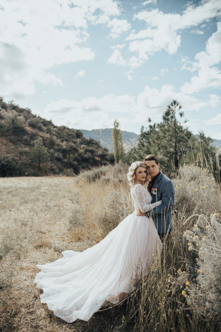 This Woman Reunites Families With Lost Vintage Wedding Photos