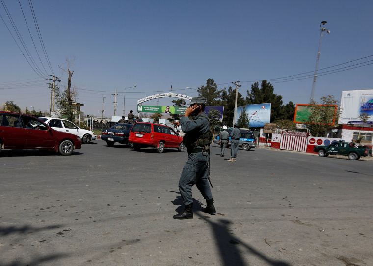 Image: Afghan Policemen Outside Kabul Airport