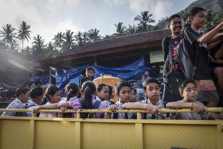 Image: Mount Agung volcano evacuation