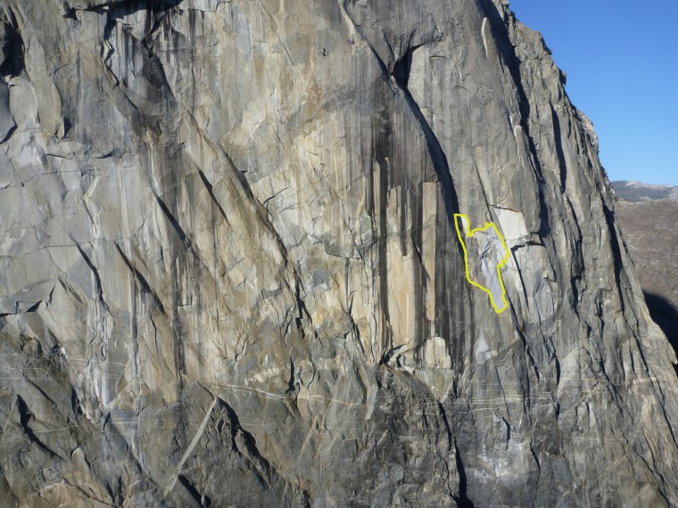 Image: East buttress of El Capitan with estimated rockfall drawn in.