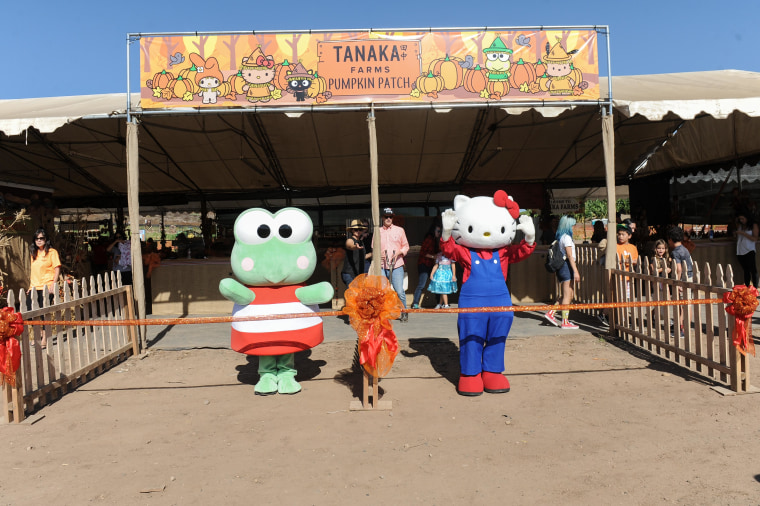 Keroppi and Hello Kitty, Tanaka Farms