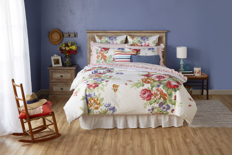 The Pioneer Woman bedding